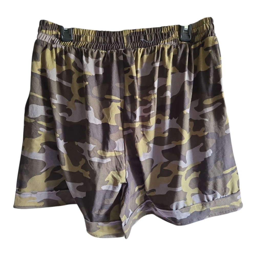 Zenana Camo Shorts - Picture 3 of 4